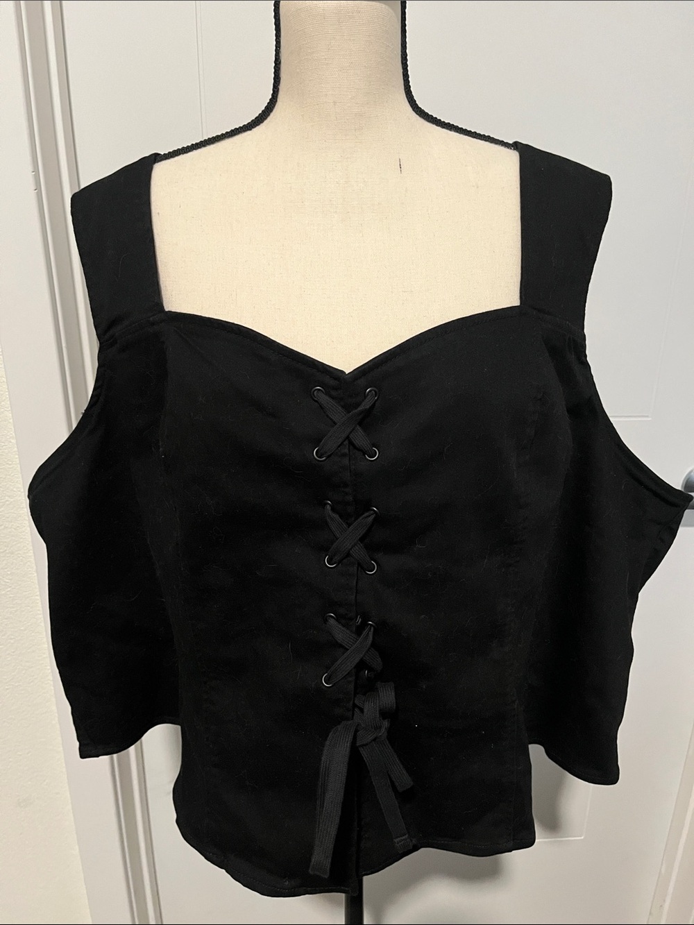 Torrid Festi Black Lace-Up Cotton Blend Corset Crop Top Goth Emo Vamp Vixen NWT - Picture 5 of 12